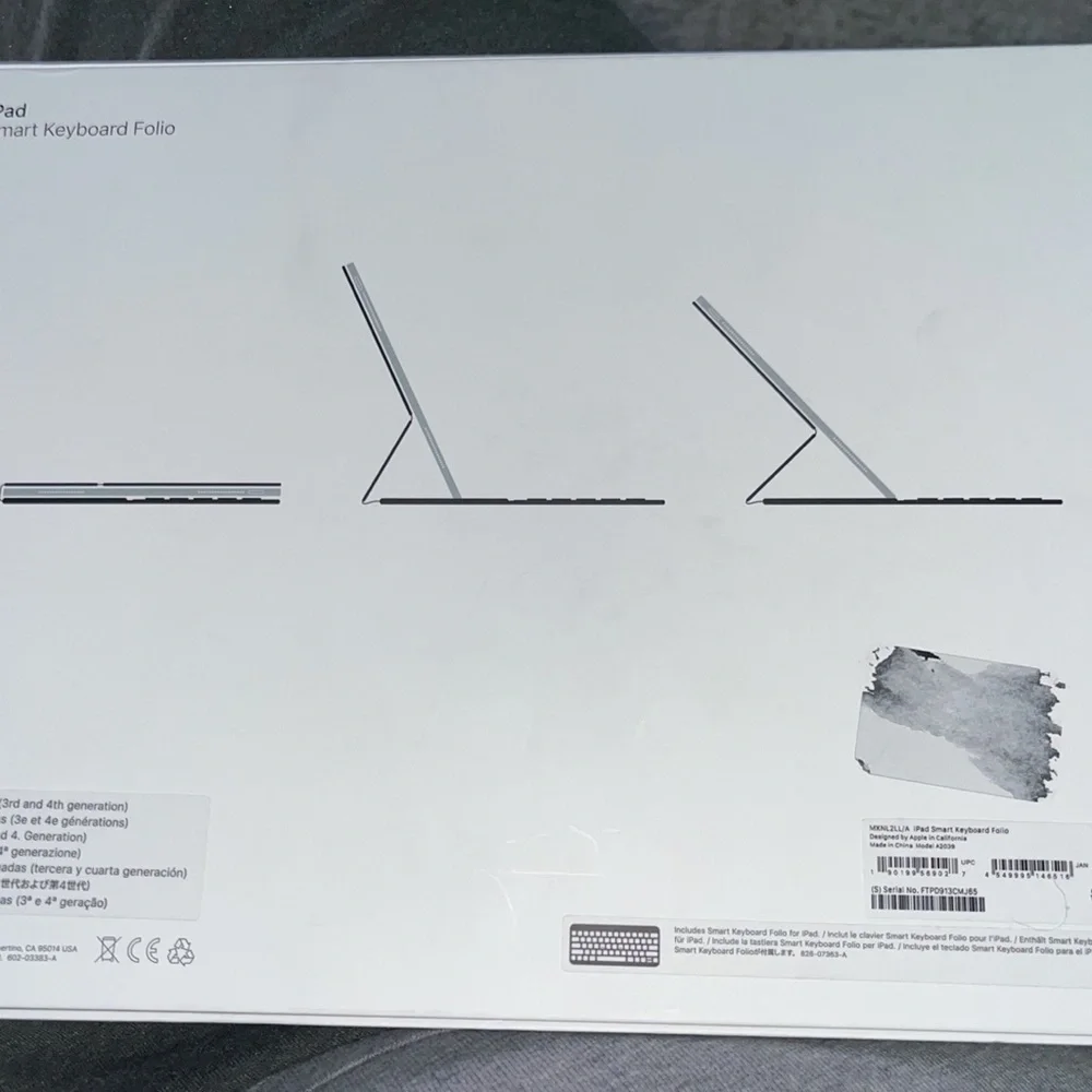 NWOT iPad Pro Smart Keyboard Folio
